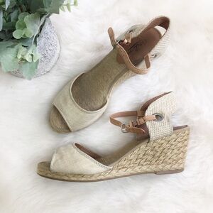 [Lucky Brand] Tan Open Toe Espadrille Wedge Sandals